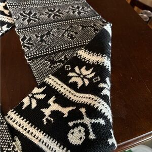 Black and White Knit Scarf